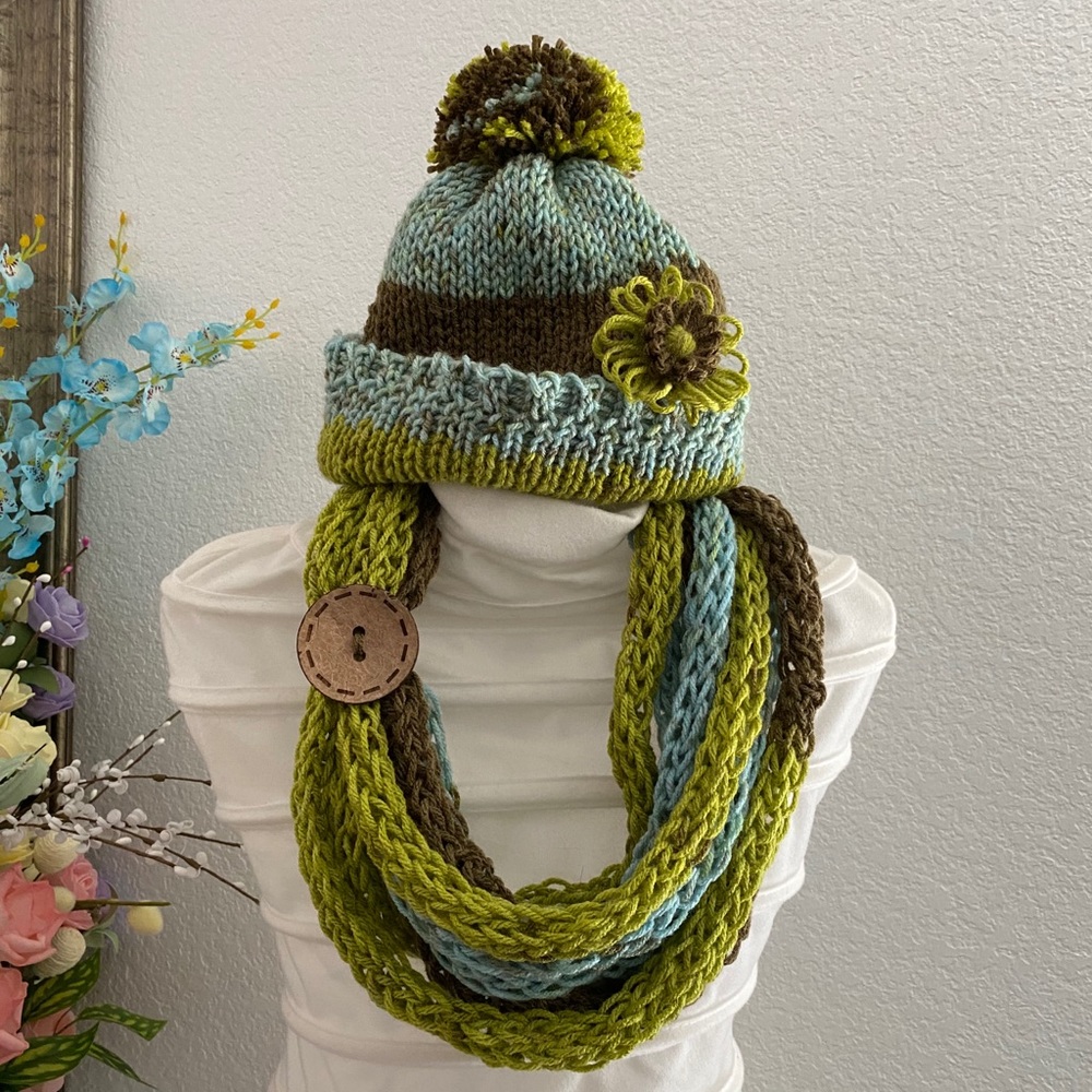 Hand knitted Beanie & Infinity Scarf Set